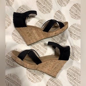 Tom’s Black Wedges